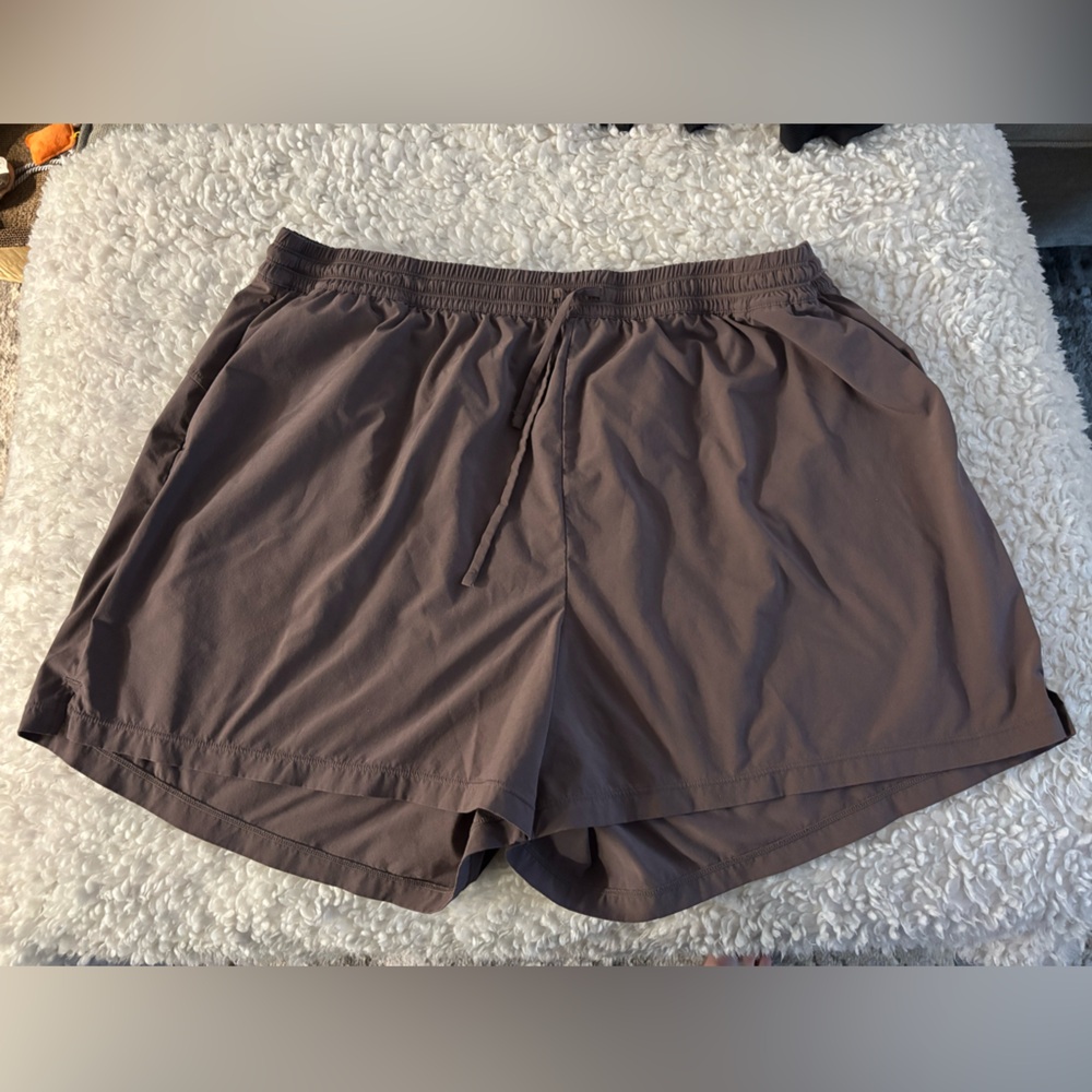 Zella Women's Athletic Shorts in Brown
